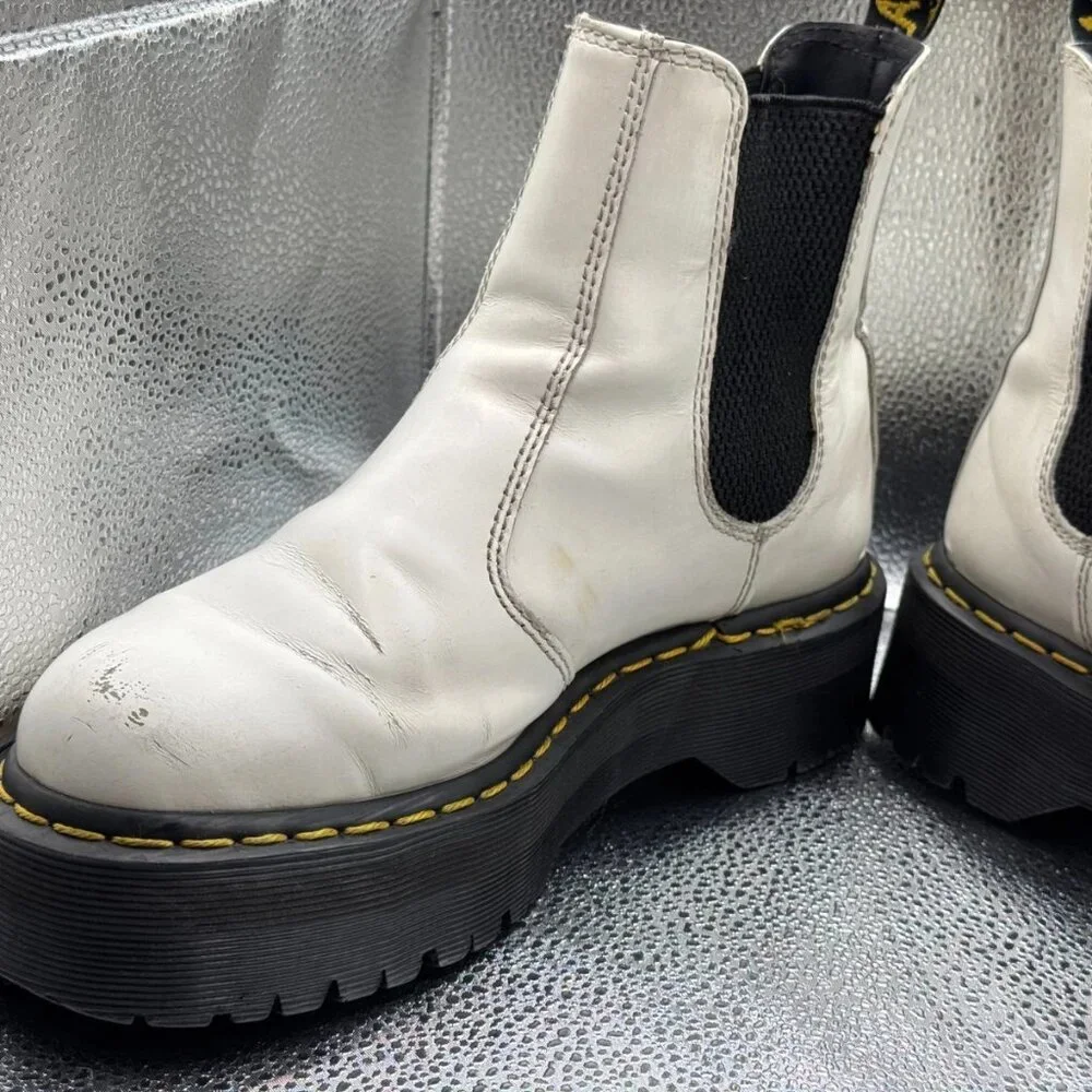 Size - 7 Dr. Martens 2976 Quad White Womens Pull‎ On Leather Chelsea Boots